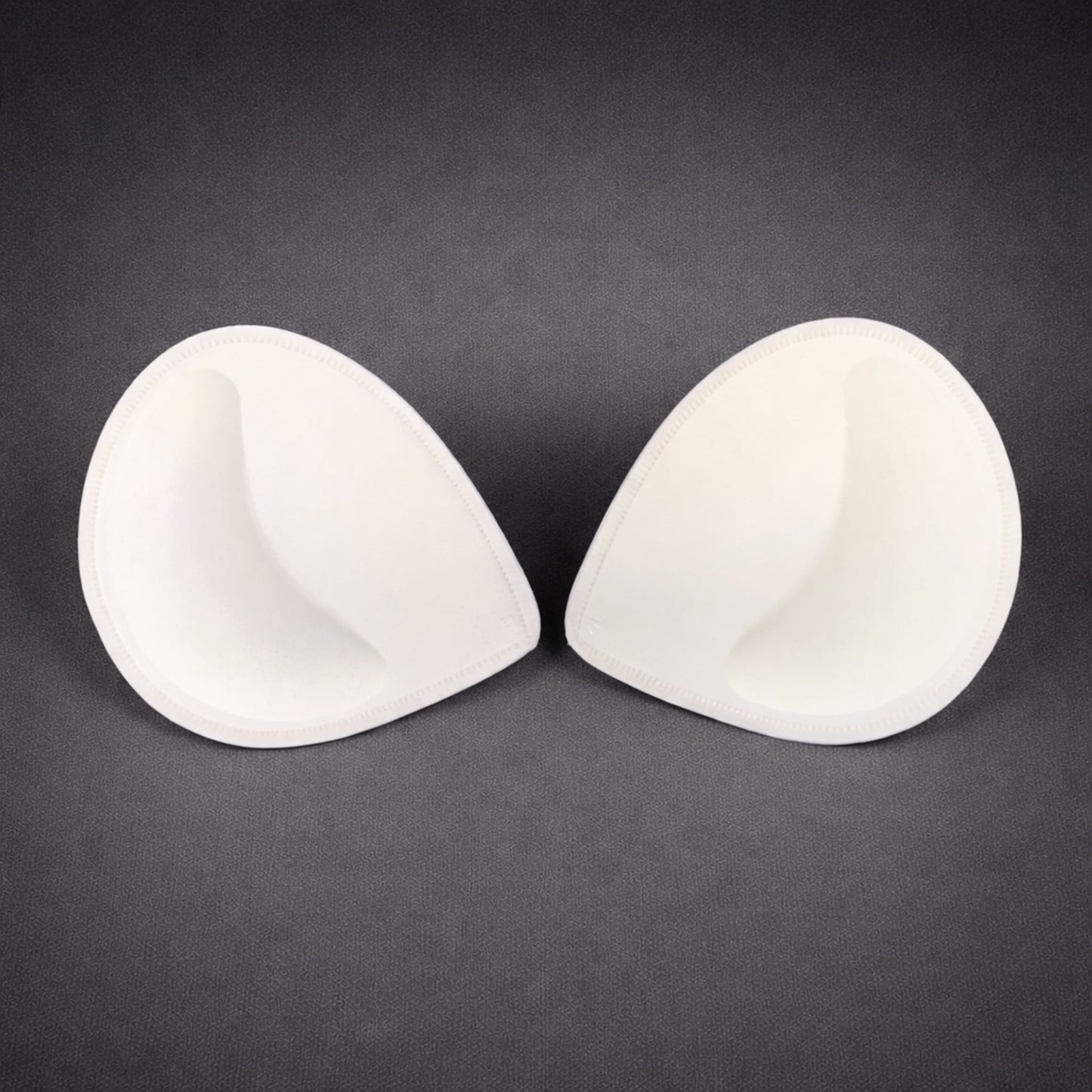 капковидни подплънки – детайл на формата и удебелената зона