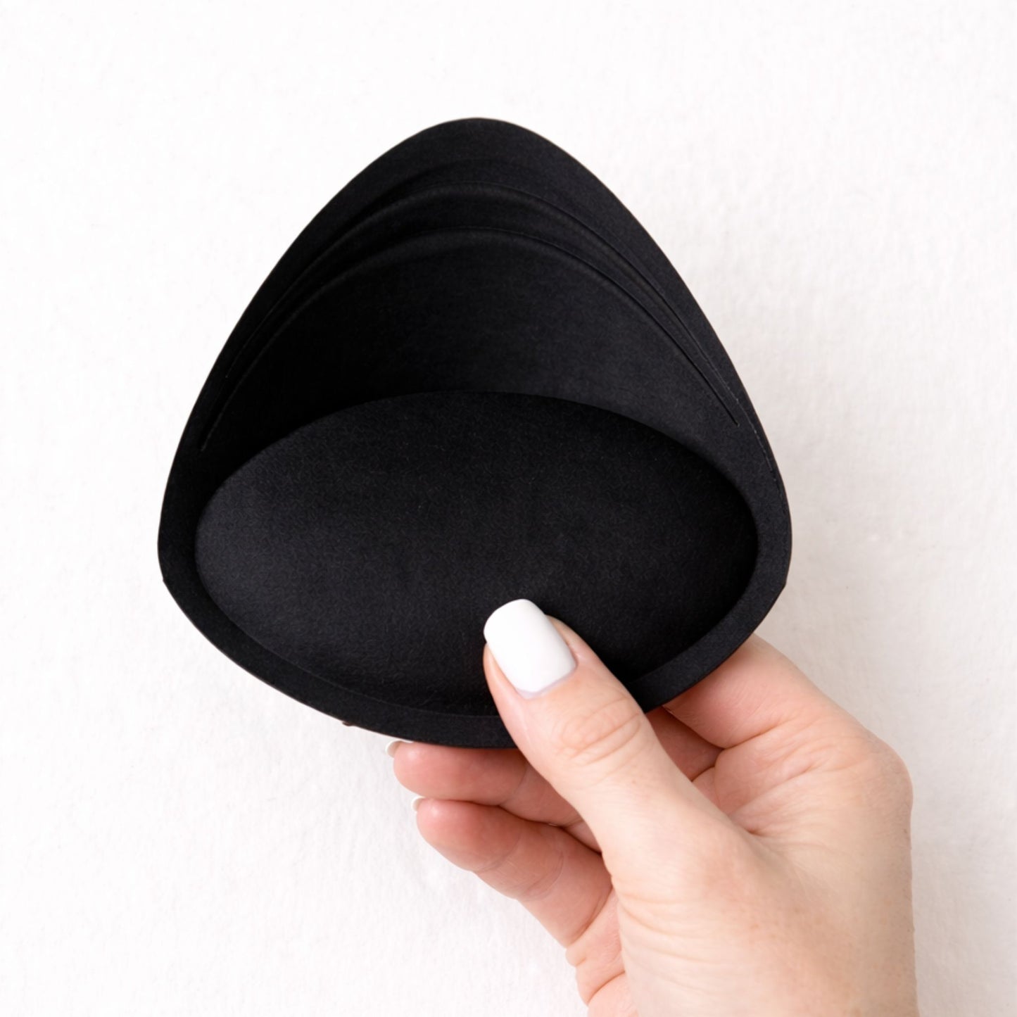 Черни самозалепващи подплънки за бански – триъгълни подплънки с push-up ефект