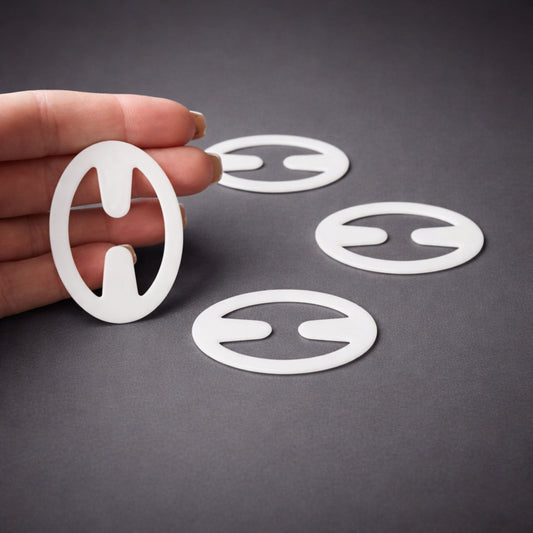 клипсове за презрамки – комплект 4 бели клипса за сутиен