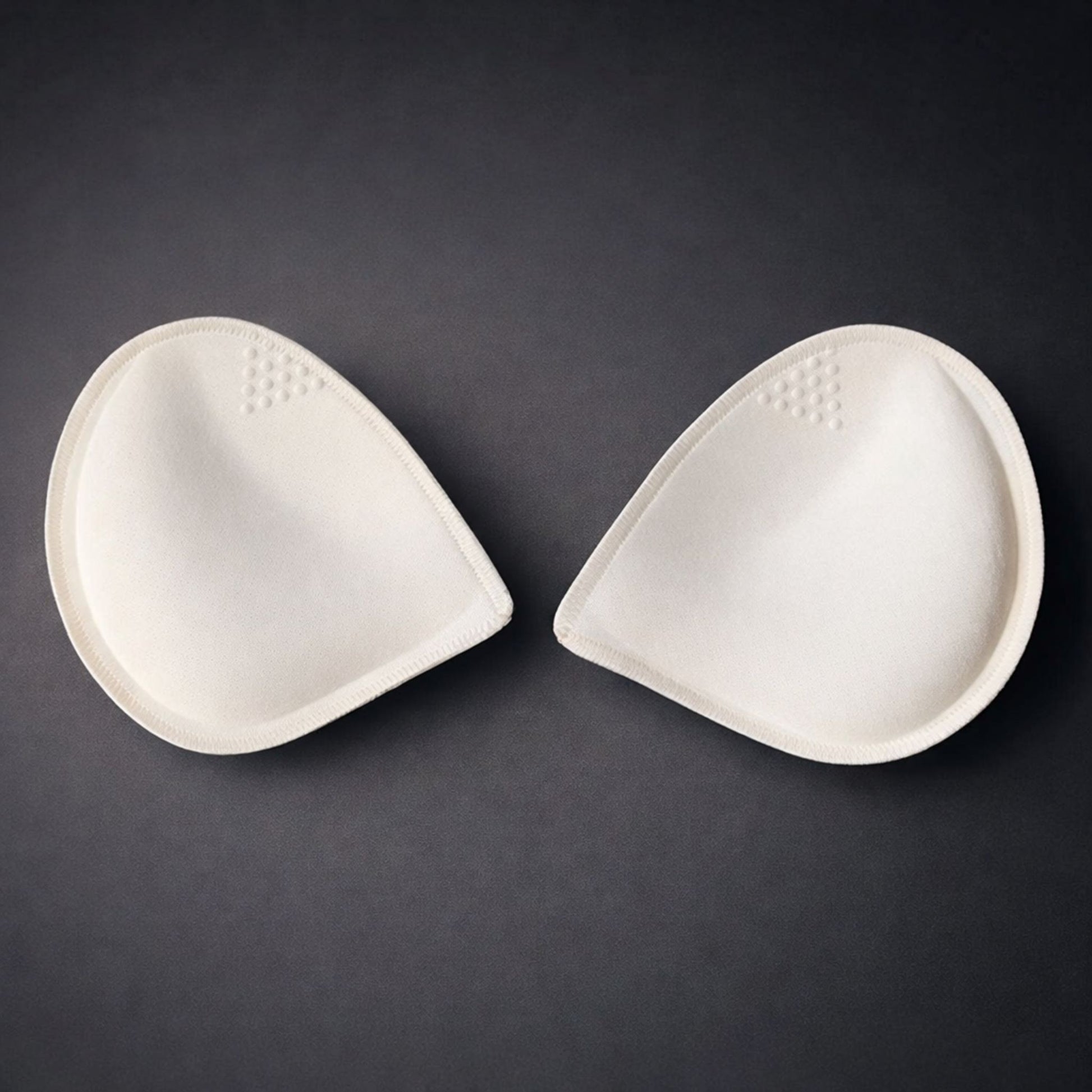 ежови подплънки за рокля и бюстие – дискретни подплънки с видим ефект