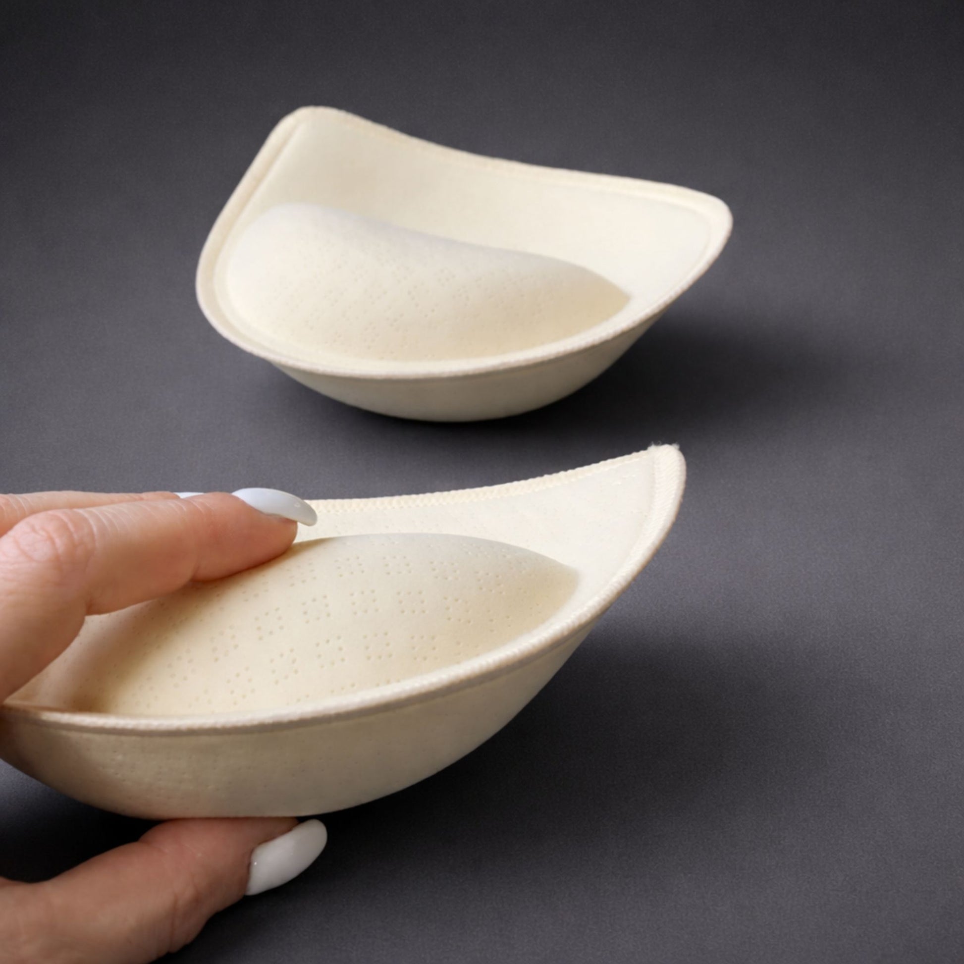 подплънки за повдигане на бюста – капковидна форма, телесен цвят