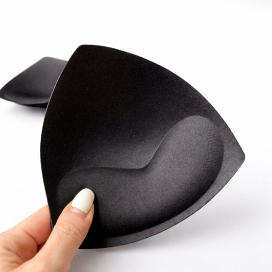 Черни чашки за бански – триъгълни подплънки 13×13 см