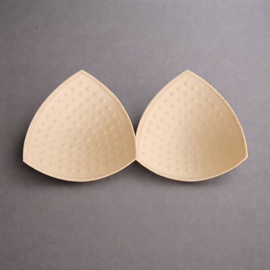 триъгълни подплънки за бански – бежови тънки подплънки с масажен релеф