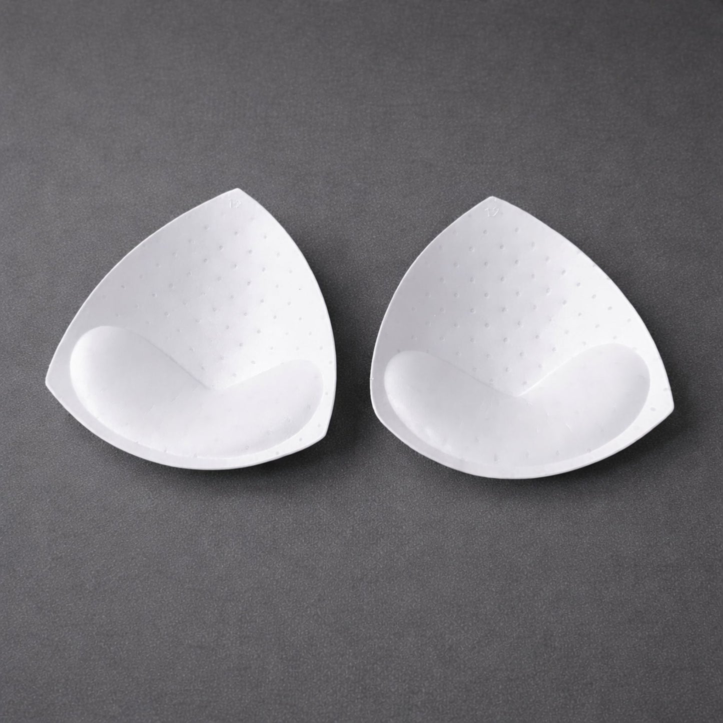 Повдигащи подплънки – бели подложки за гърди с лек push-up ефект