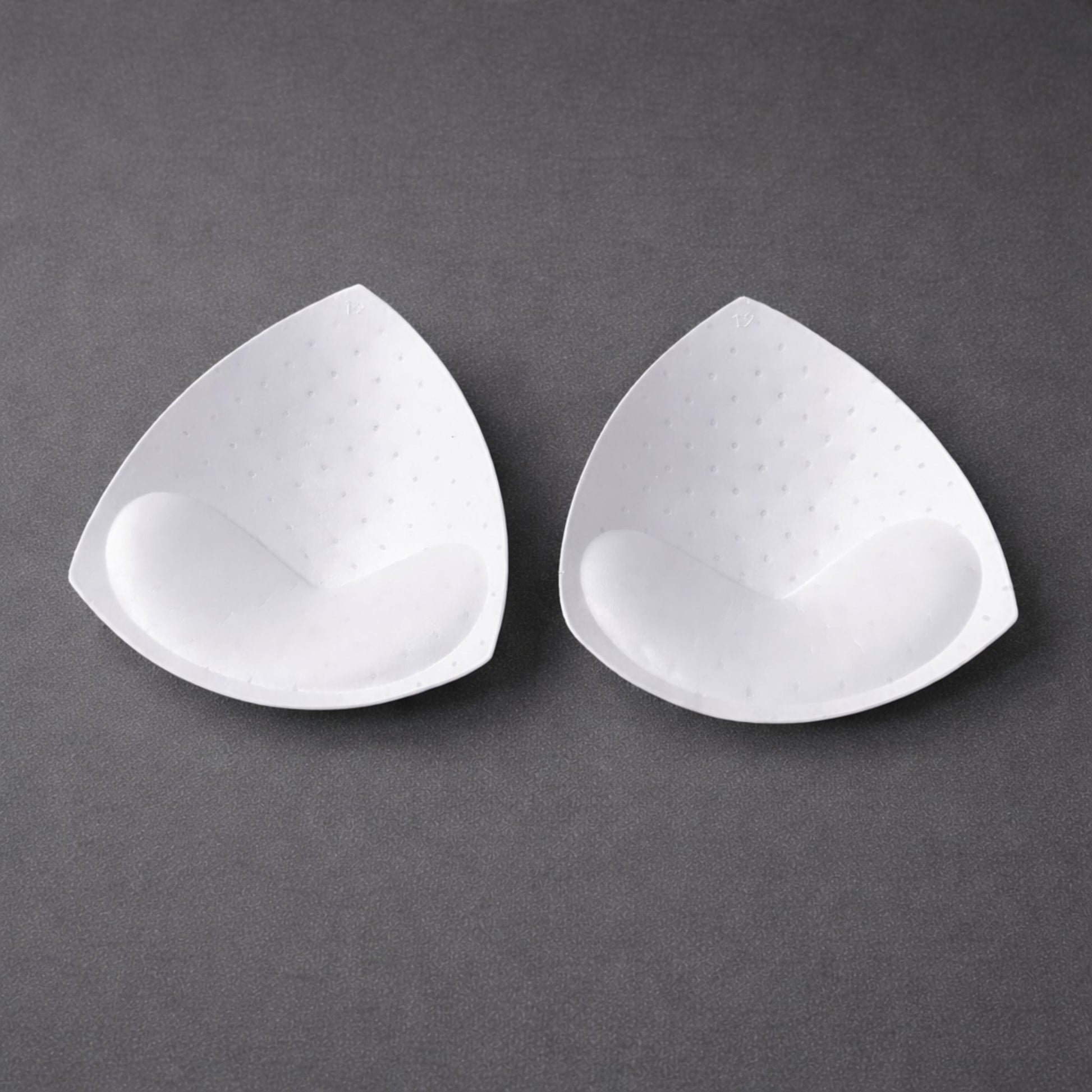 Повдигащи подплънки – бели подложки за гърди с лек push-up ефект