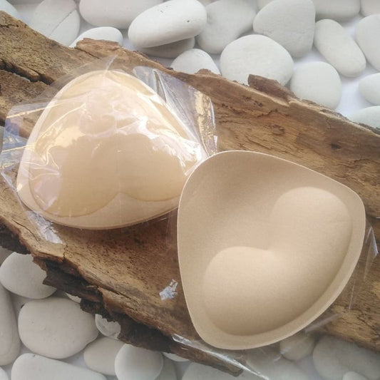 Лепящи подплънки за триъгълни чашки – бежови 10.5×10.5 см (A/B)